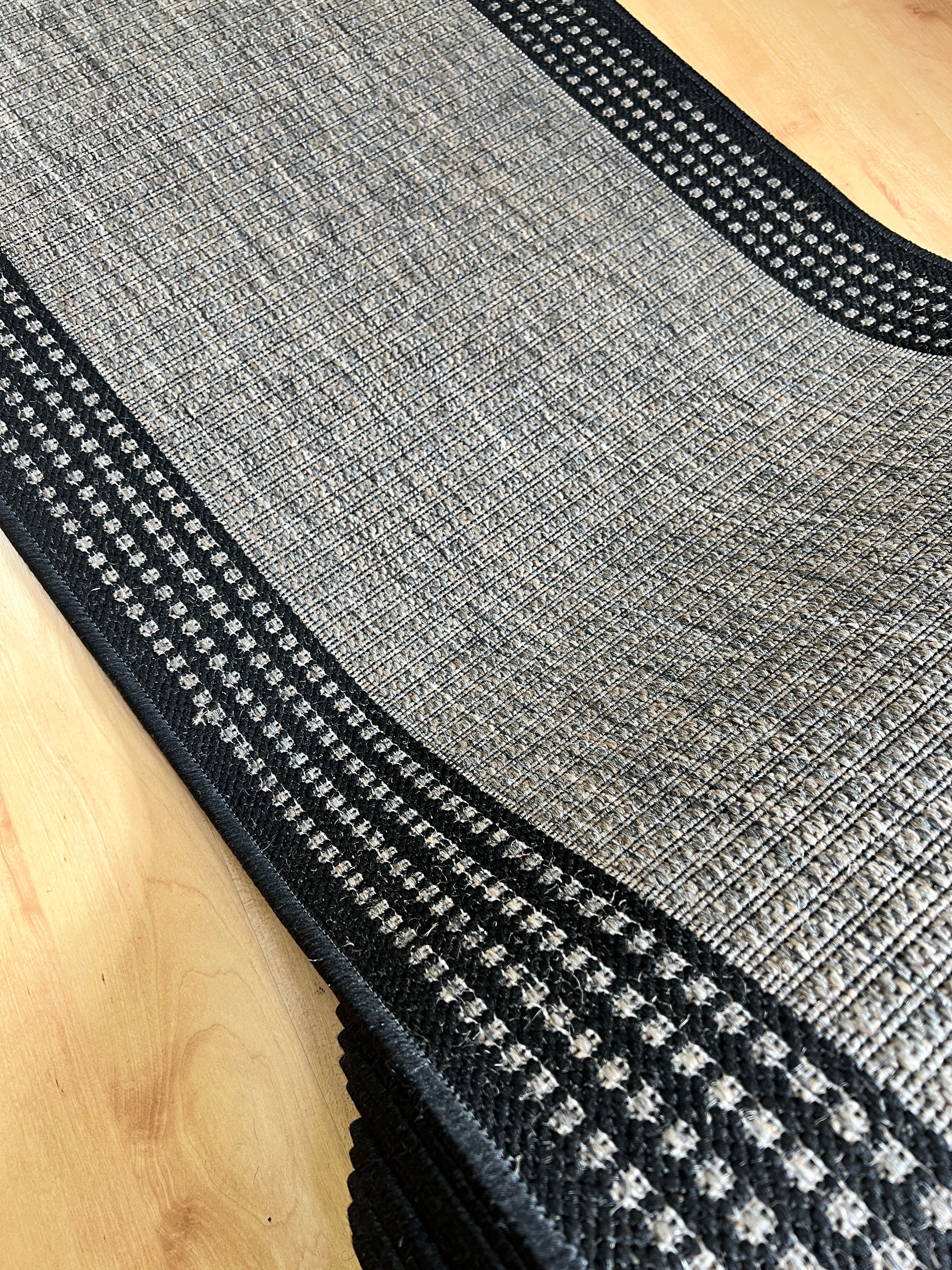 Seaspray Block Natural Grey 67 x 230 cm