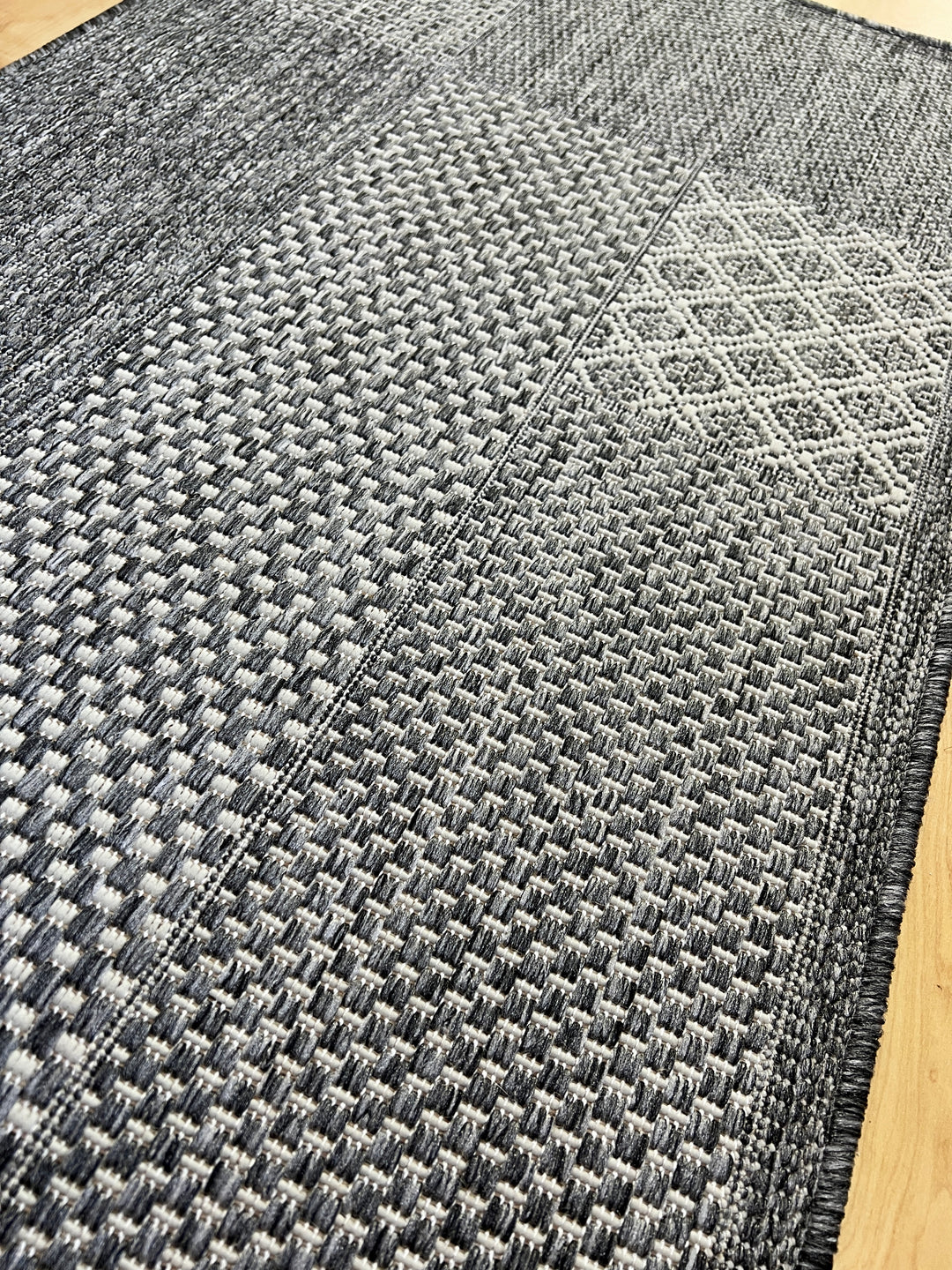 Seaspray Patch Grey White 67x230cm