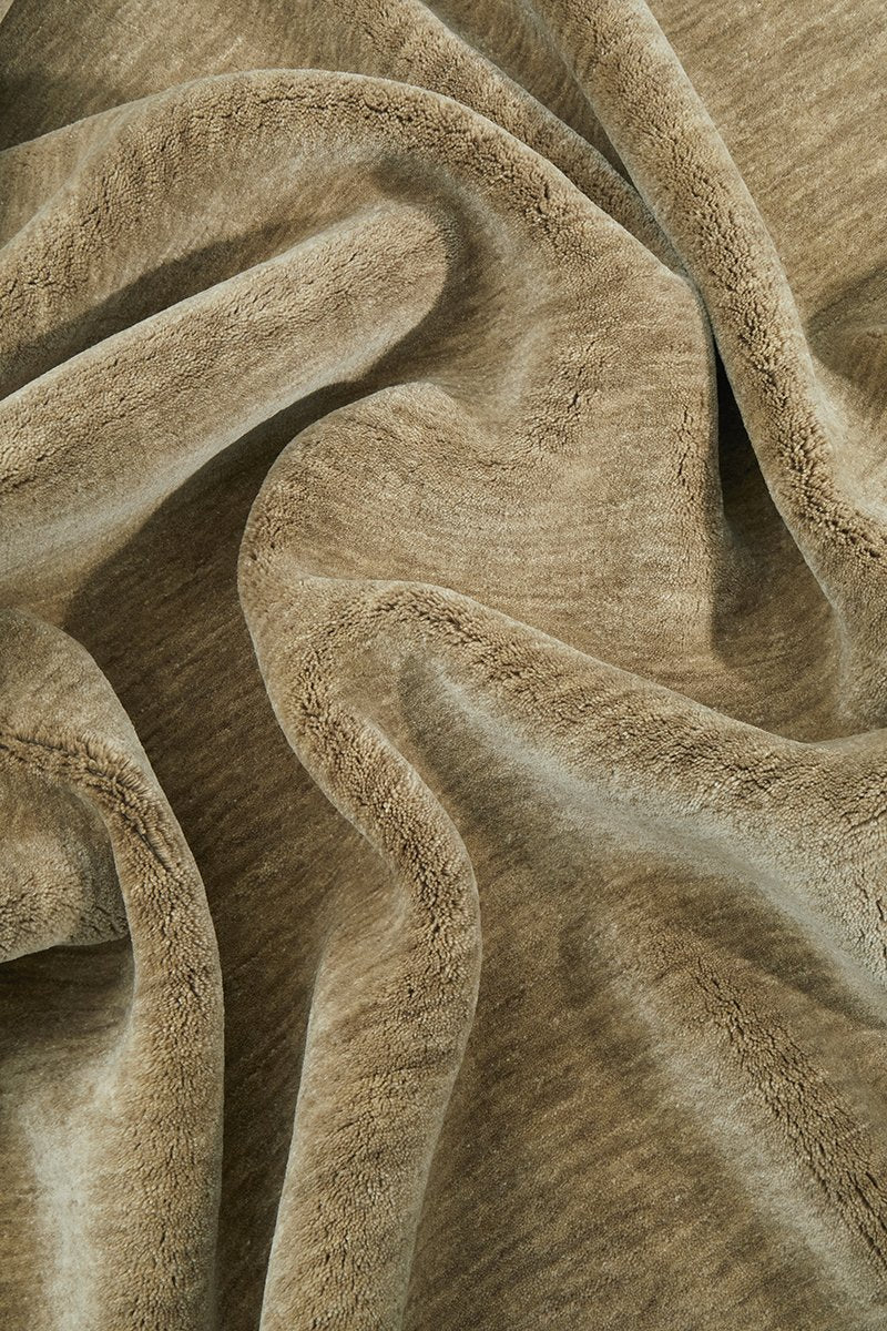 KinShip Oyster Fixed Runner by Conscious Loom-zoom-