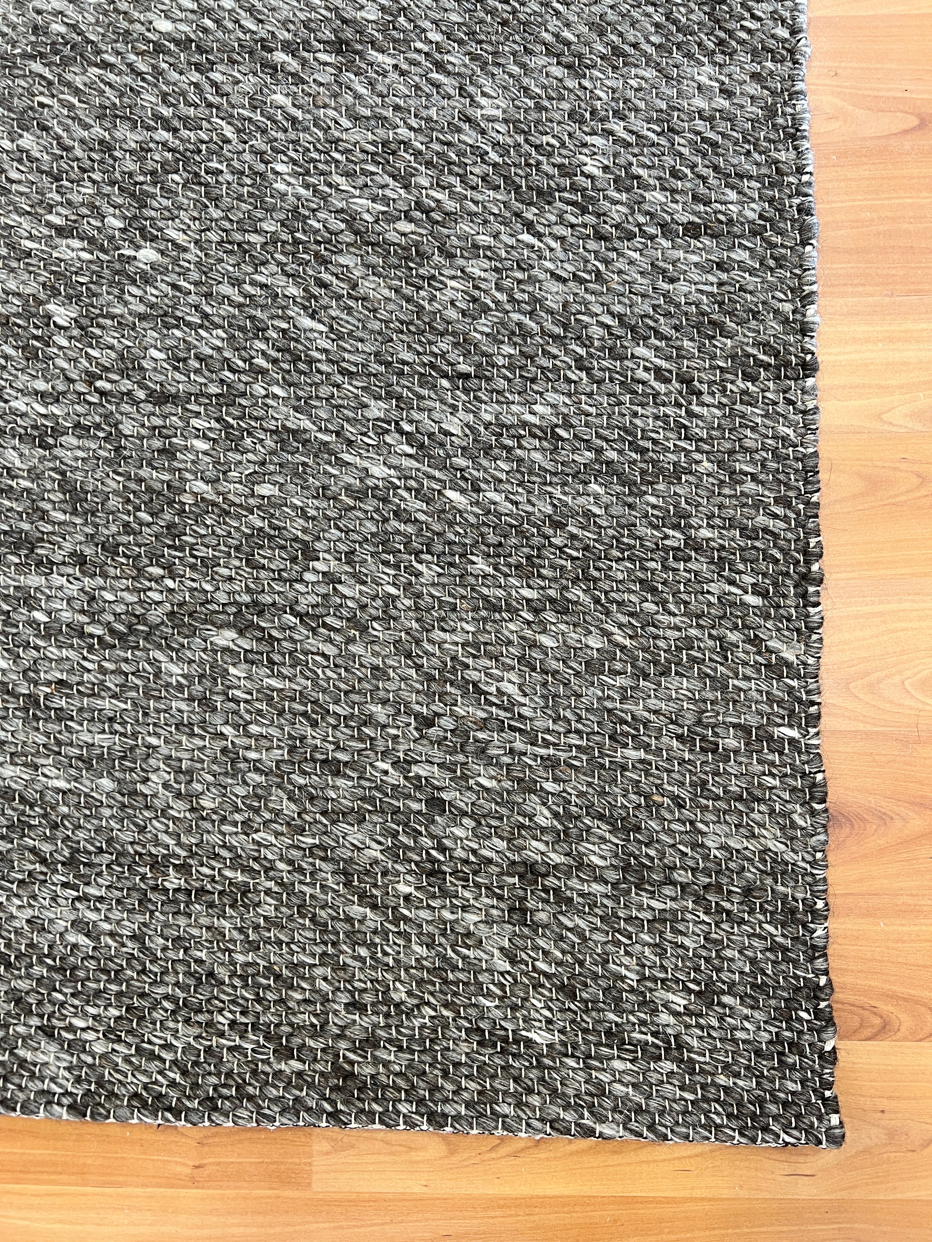 Drops Dark Grey