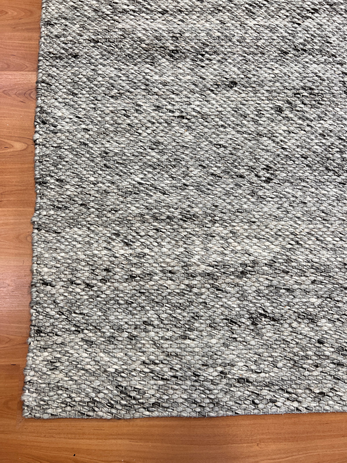 Drops Grey Fixed Length Runner-zoom-3