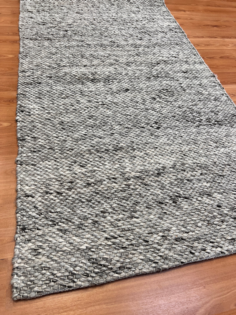 Drops Grey Fixed Length Runner-zoom-
