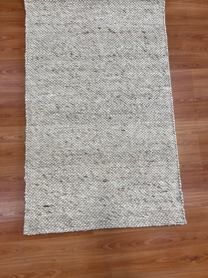 Drops Off White Fixed Length Runner-zoom-