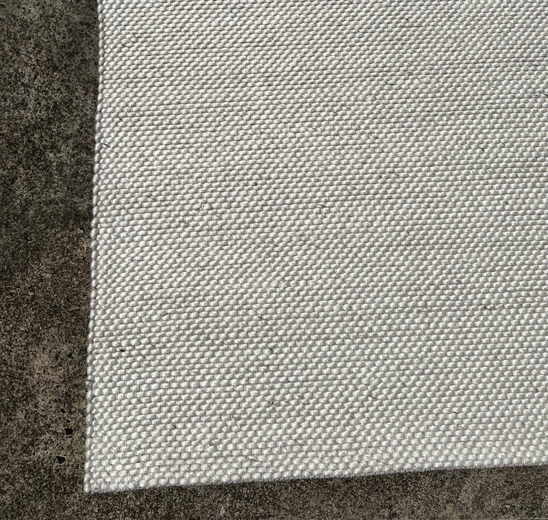 Drops White-zoom-