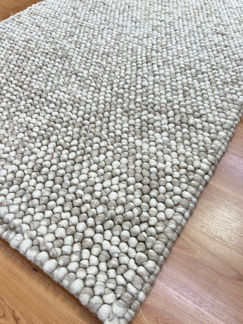 Globe Beige Runner-zoom-