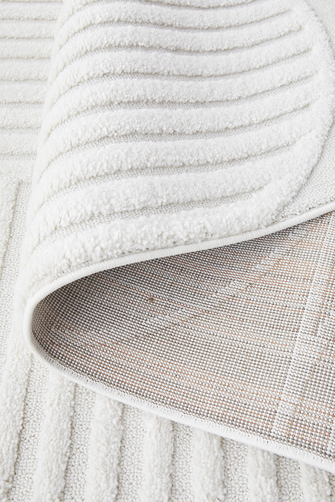 Lotus Leo White Fixed Runner