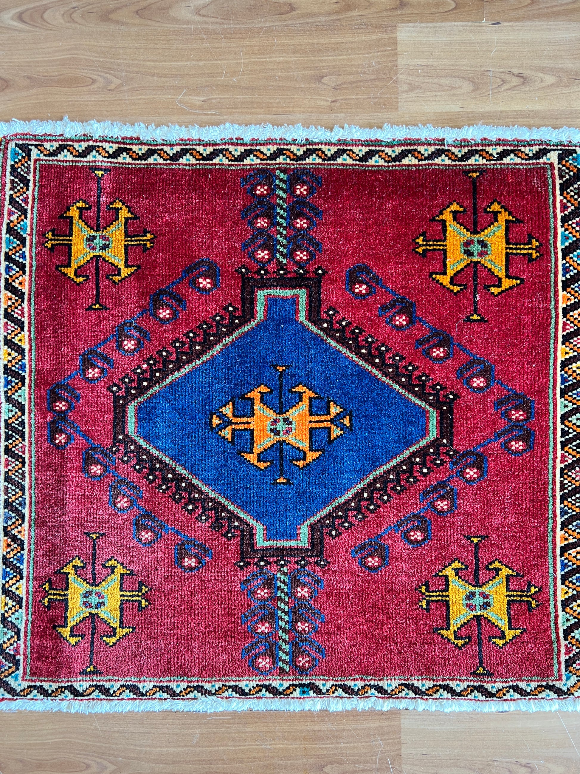 Qashqaiee QQ1 - 64 x 69 cm-1