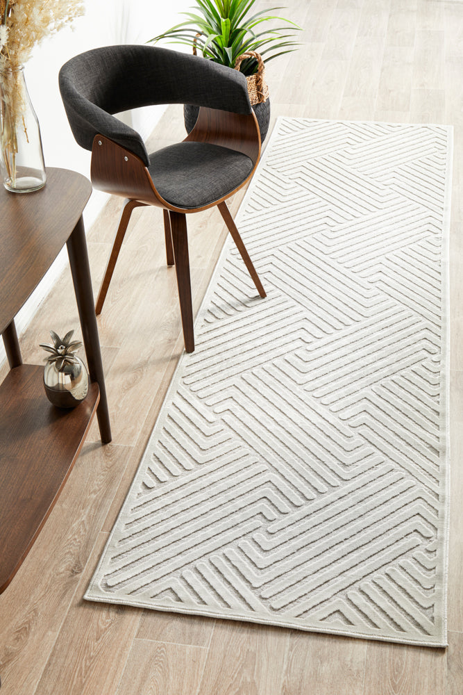 York Cindy Natural White Fixed Runner-zoom-