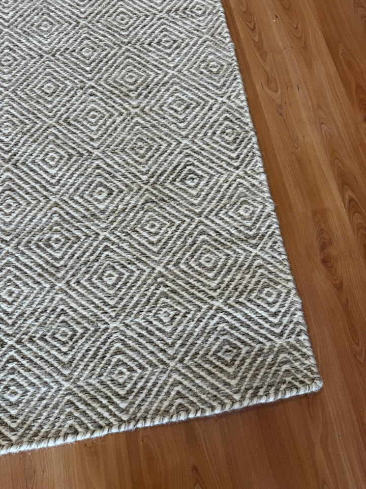 Diamond White Natural