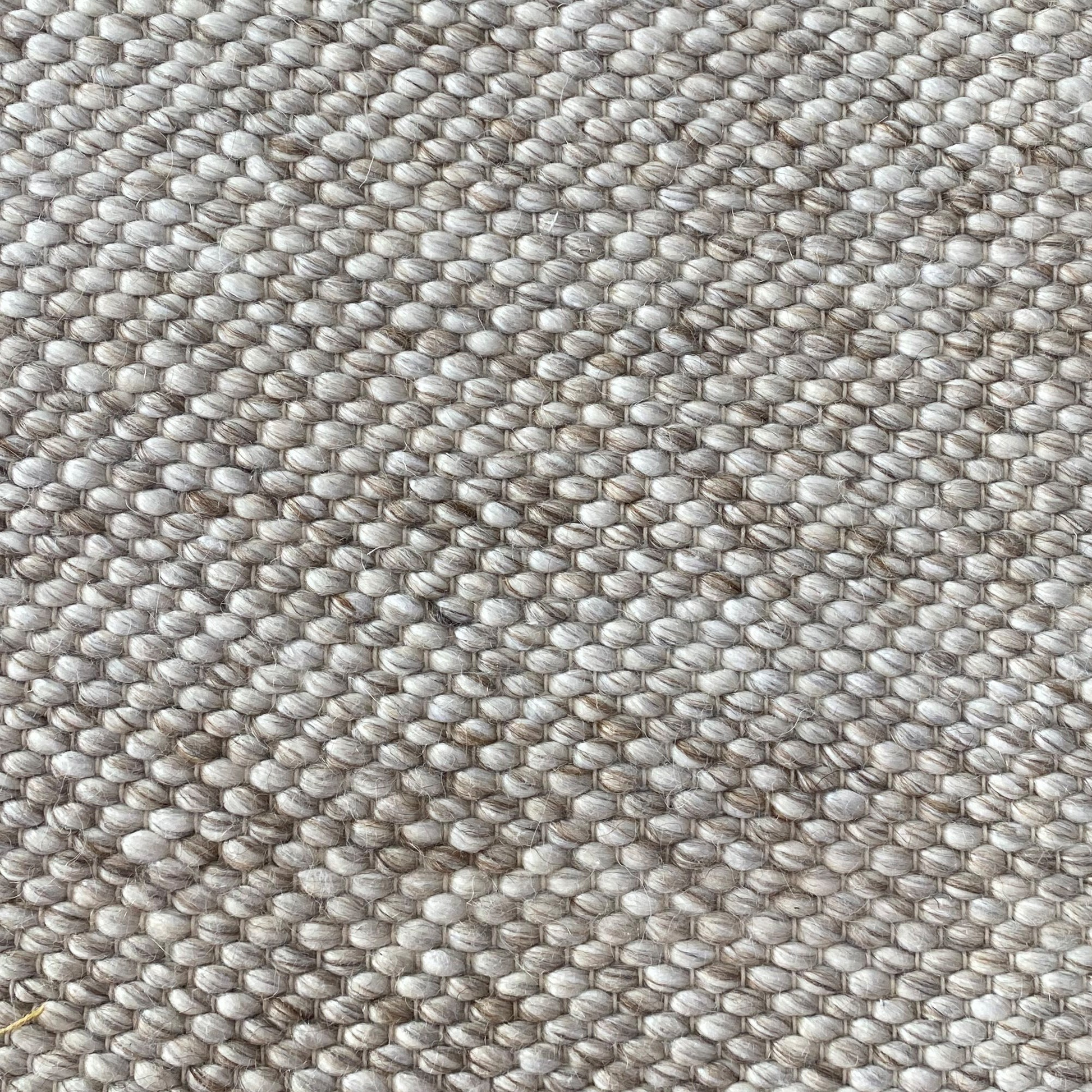 Drops Off White Round-2