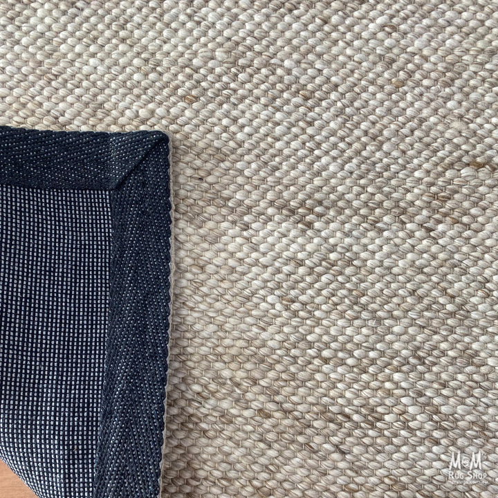 Drops Off White Round