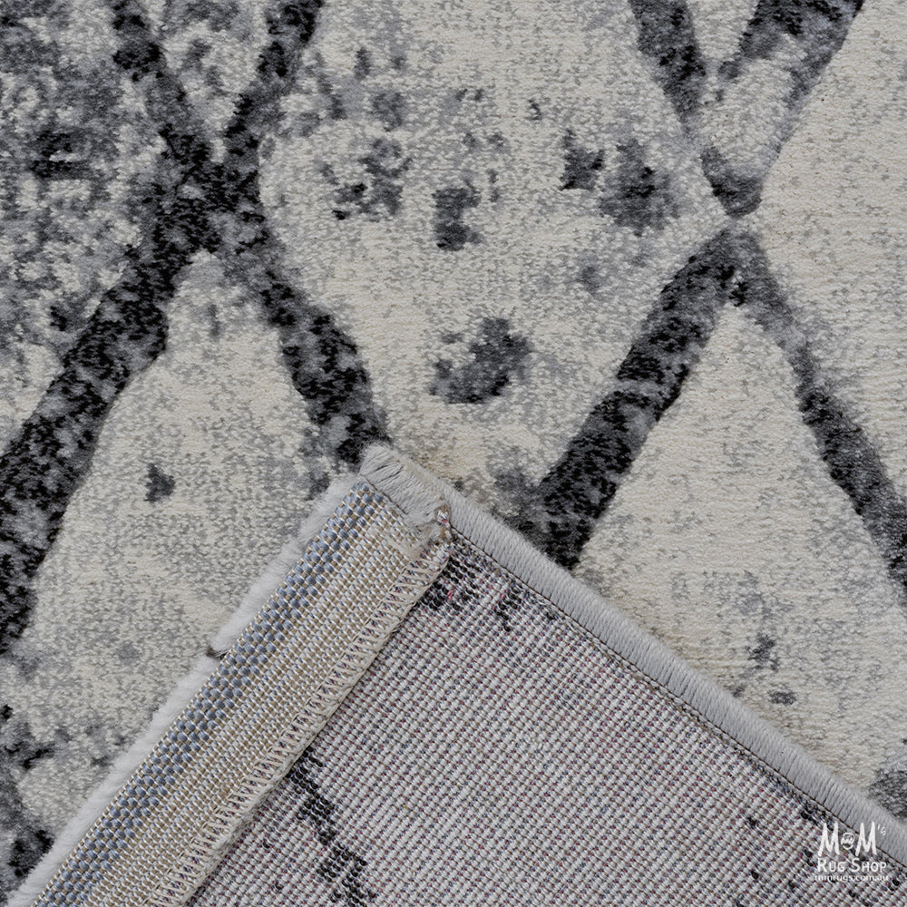 Belgium Kensington Lattice heat set polypropylene rug with intricate lattice design, showcasing its detailed pattern and rich texture.