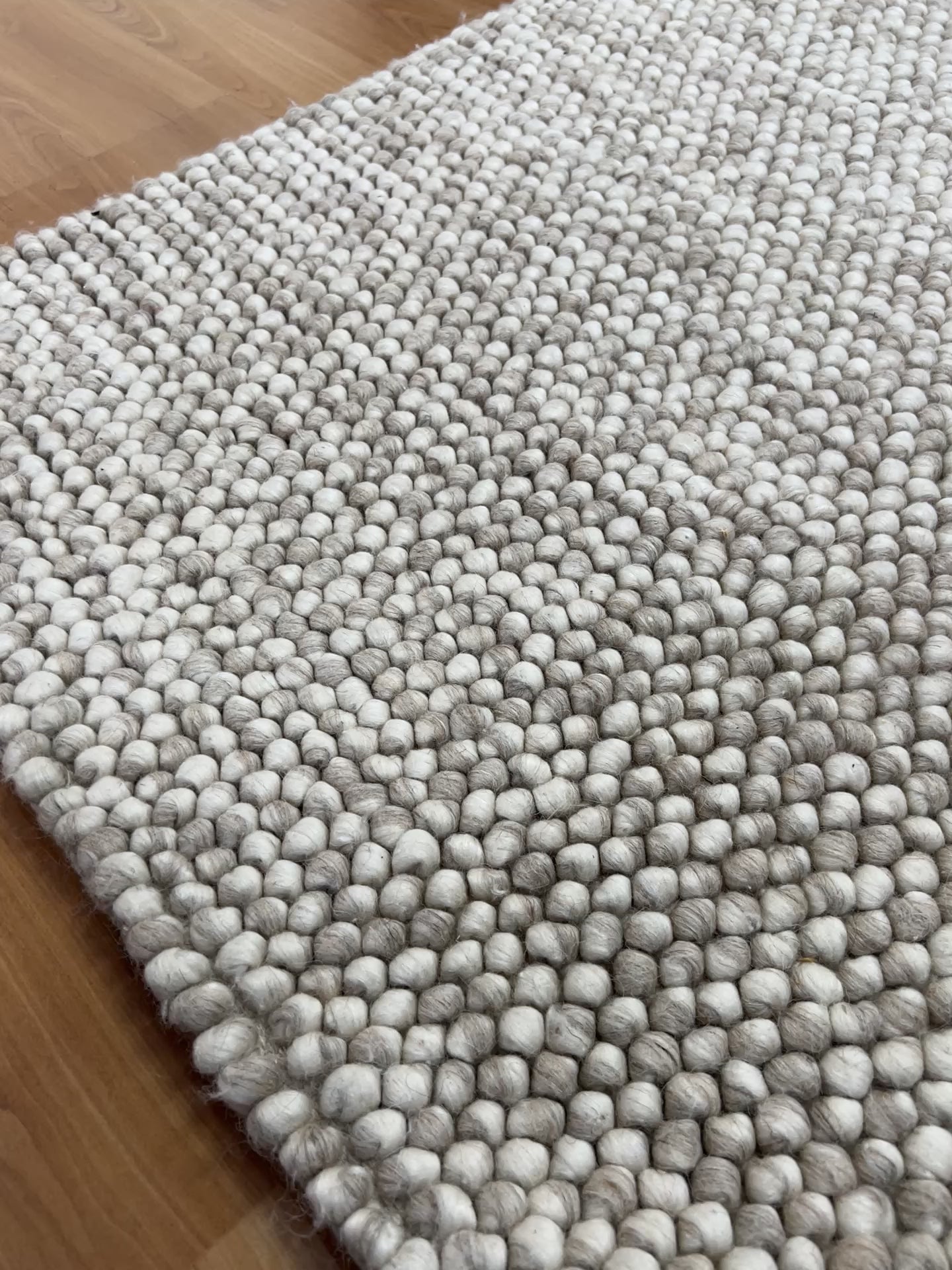 Globe Beige Runner-2
