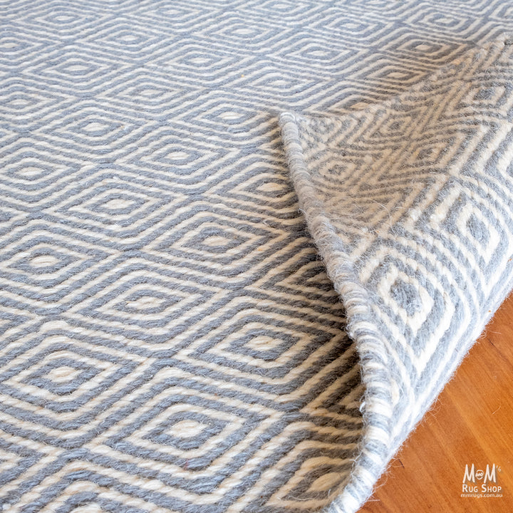 Diamond Grey Runner