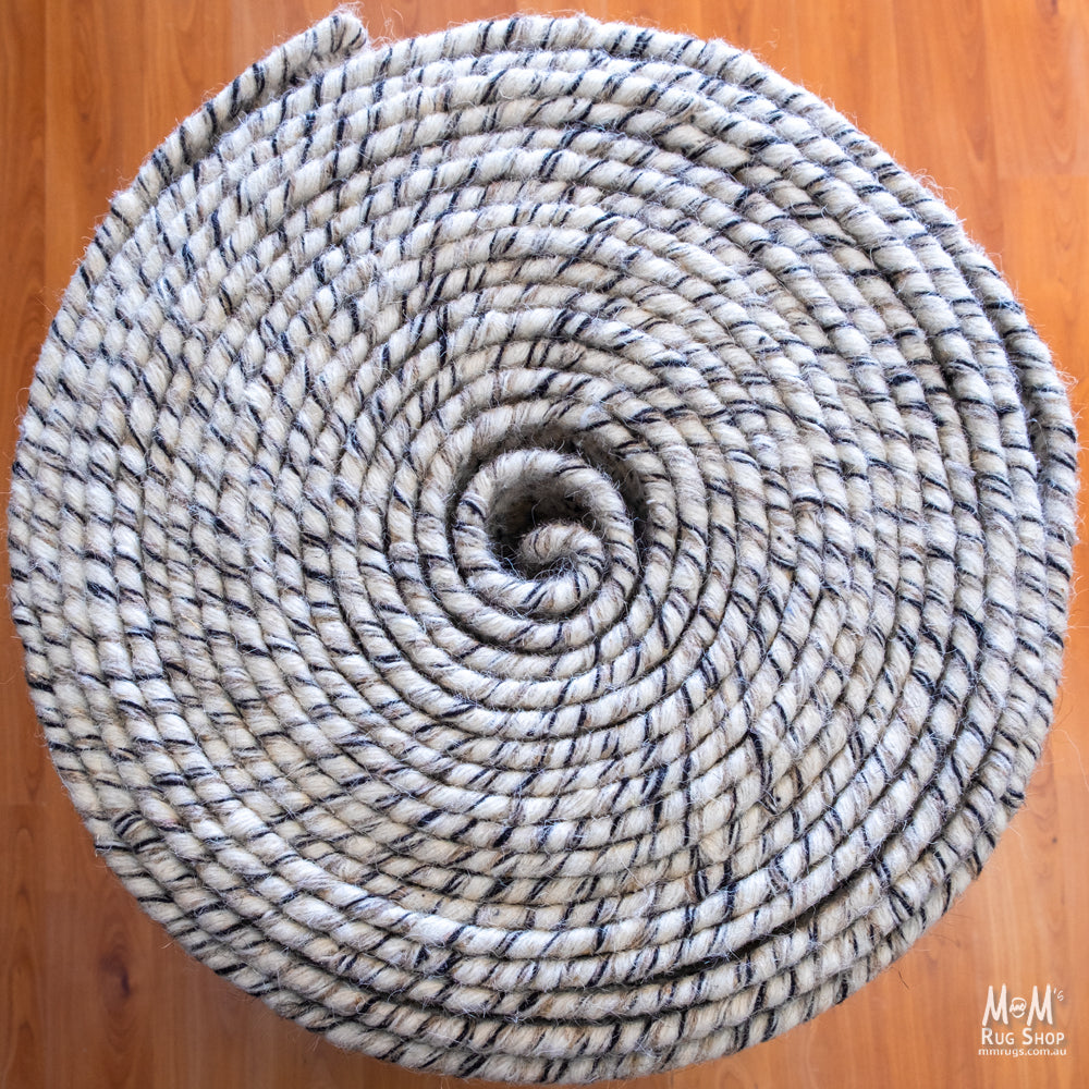 Hourglass Black Beige White Runner-zoom-5