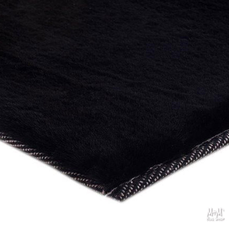 Pony Black-zoom-